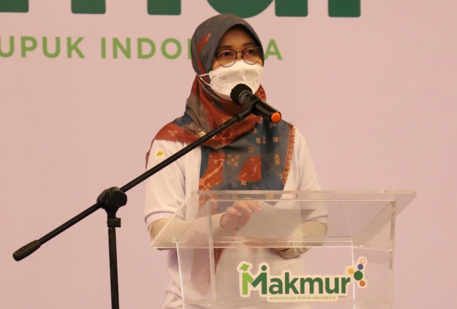 FOTO ; Arlyza Eka Wijayanti, SVP Transformasi Bisnis Pupuk Kujang saat membuka FGD dengan petani tebu di Cirebon (ady/KP)